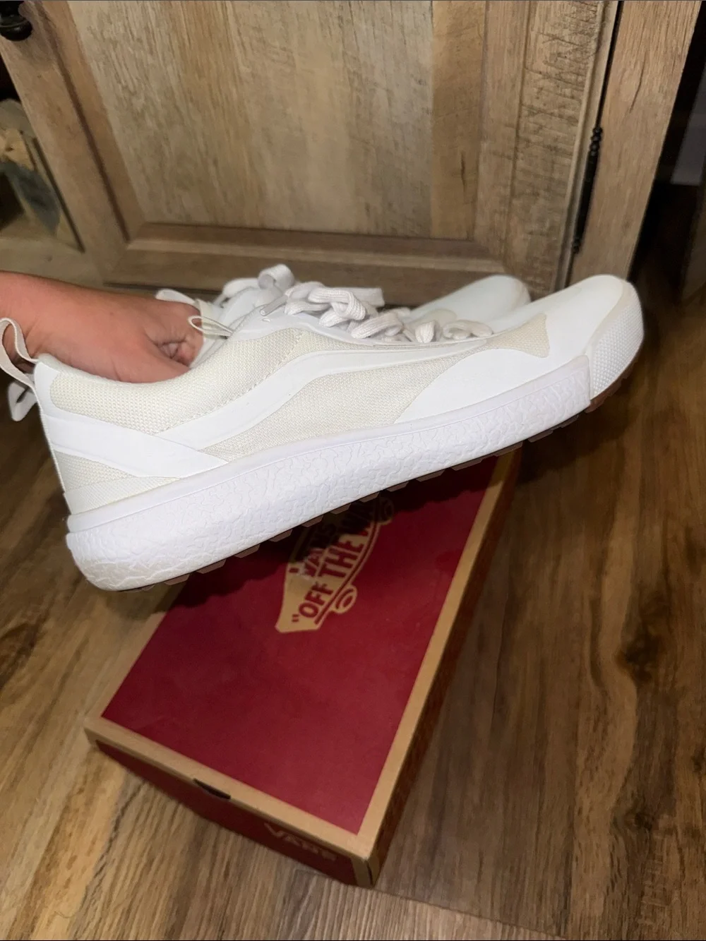 Vans UltraRange Men’s White Sneakers